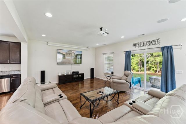 126 Waverly Way, Savannah, GA 31407