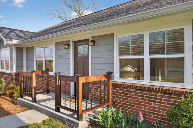 1306 Springview Drive, Chattanooga, TN 37421