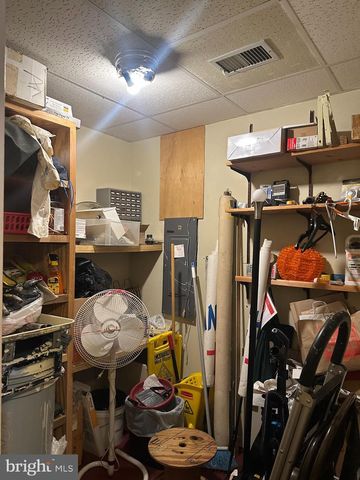 174 N BROADWAY, Pennsville, NJ 08070