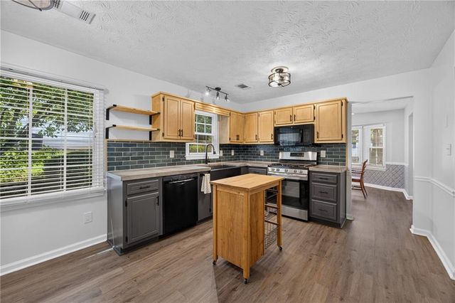 1938 Brandy Woods Drive SE, Conyers, GA 30013