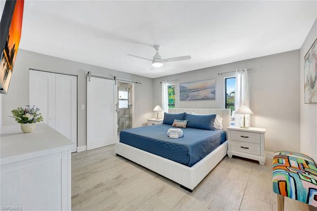 761 99th AVE N, Naples, FL 34108