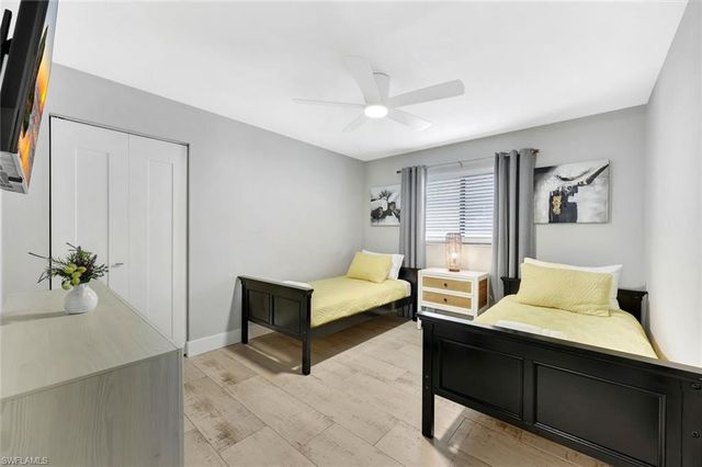 761 99th AVE N, Naples, FL 34108