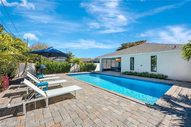 761 99th AVE N, Naples, FL 34108