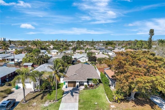 761 99th AVE N, Naples, FL 34108