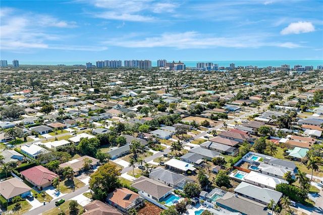 761 99th AVE N, Naples, FL 34108