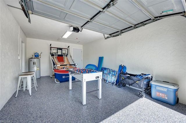 761 99th AVE N, Naples, FL 34108