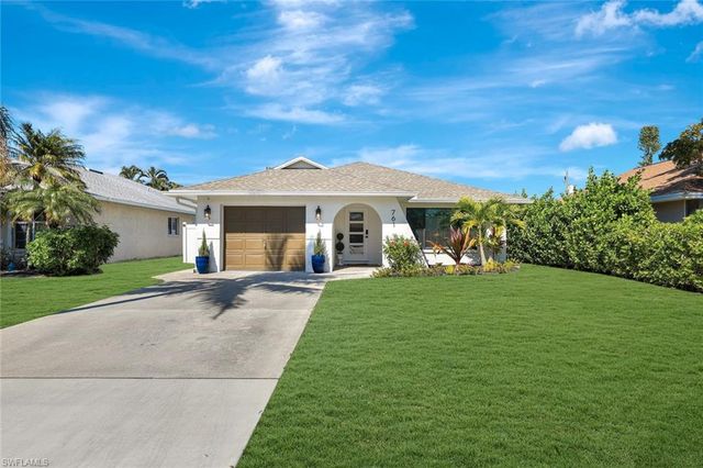 761 99th AVE N, Naples, FL 34108