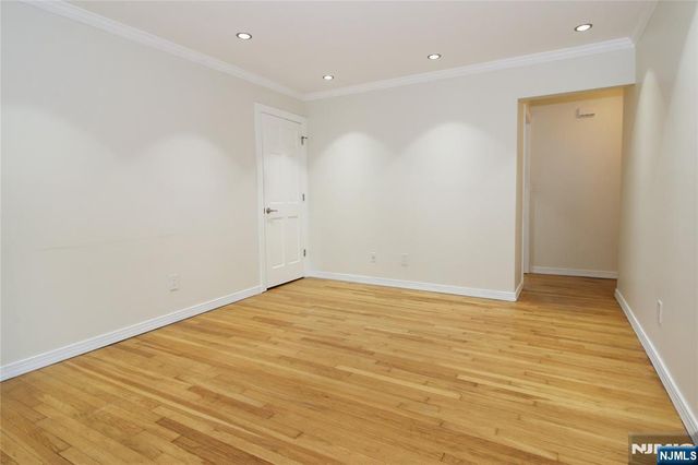 216 Washington Drive, Ramsey, NJ 07446