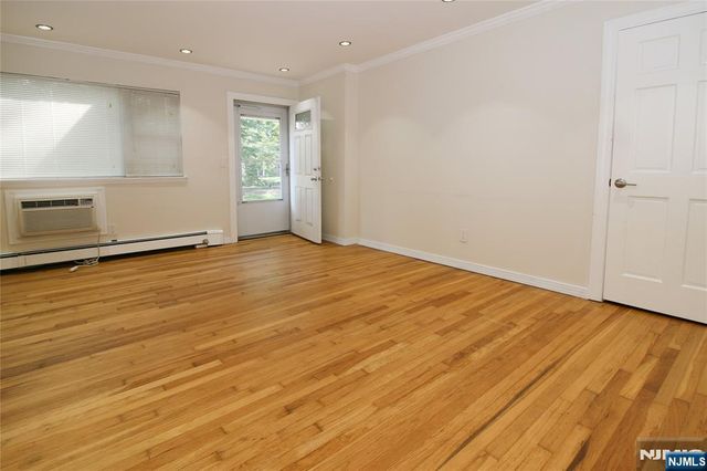 216 Washington Drive, Ramsey, NJ 07446