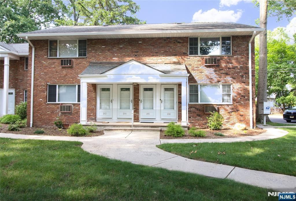 216 Washington Drive, Ramsey, NJ 07446