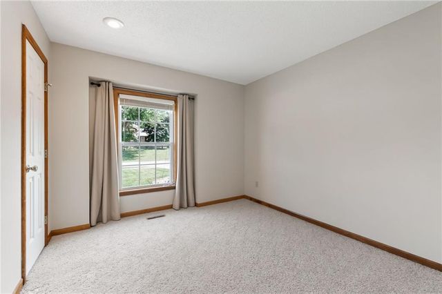 1303 NE 103rd Street, Kansas City, MO 64155