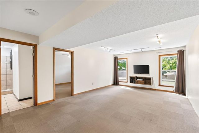 1303 NE 103rd Street, Kansas City, MO 64155