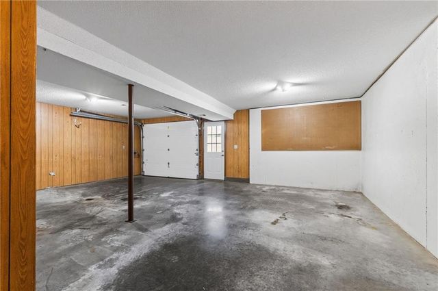 1303 NE 103rd Street, Kansas City, MO 64155