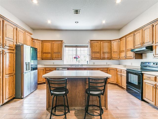 6713 Lago Ranchero Drive, Norman, OK 73026