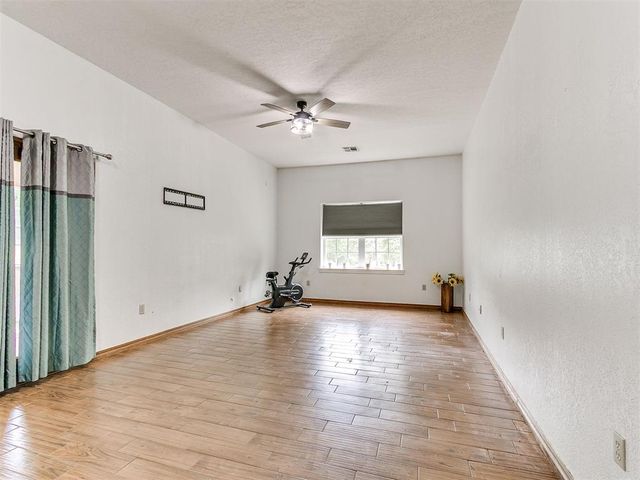 6713 Lago Ranchero Drive, Norman, OK 73026