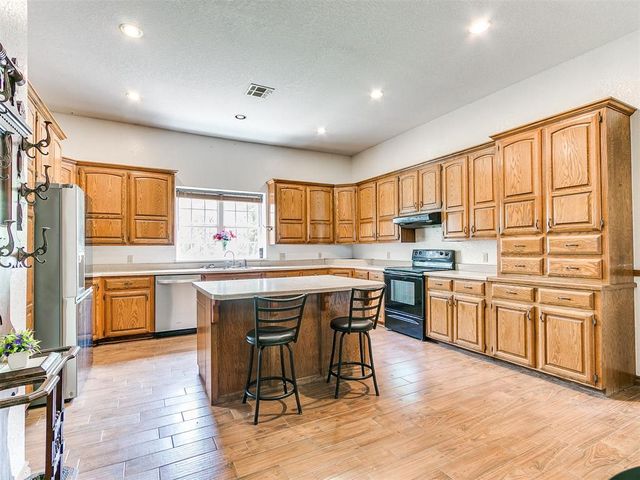 6713 Lago Ranchero Drive, Norman, OK 73026