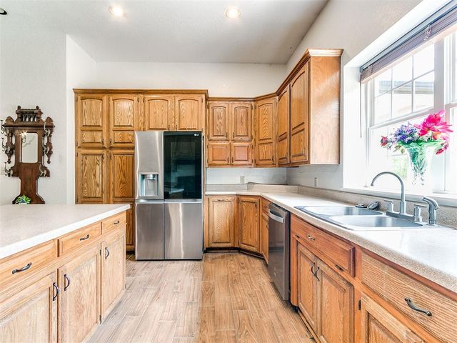 6713 Lago Ranchero Drive, Norman, OK 73026