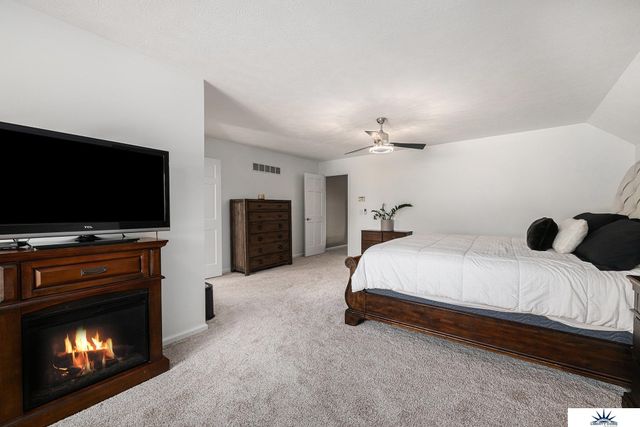 13407 Seward Street, Omaha, NE 68154