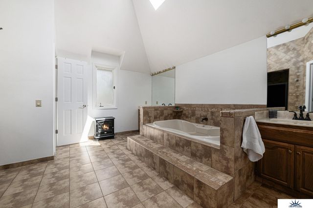 13407 Seward Street, Omaha, NE 68154