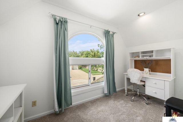 13407 Seward Street, Omaha, NE 68154