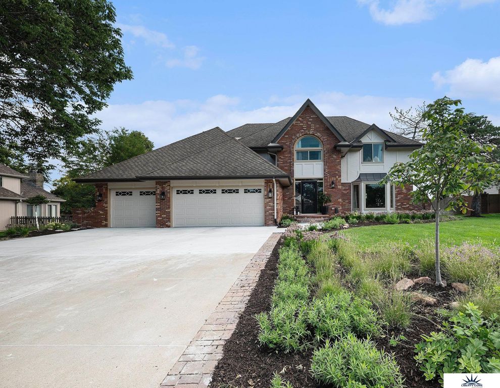 13407 Seward Street, Omaha, NE 68154