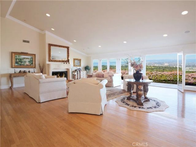 49 Saddleback, Rolling Hills, CA 90274