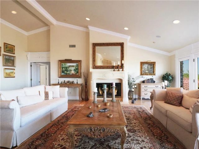 49 Saddleback, Rolling Hills, CA 90274