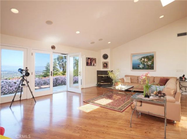 49 Saddleback, Rolling Hills, CA 90274