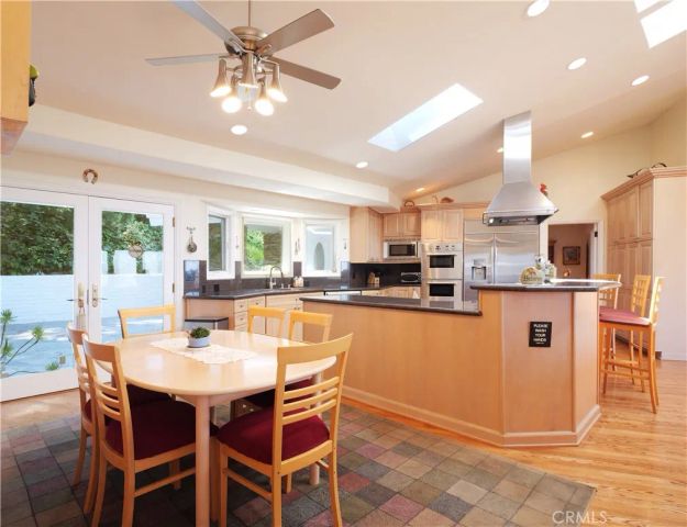 49 Saddleback, Rolling Hills, CA 90274