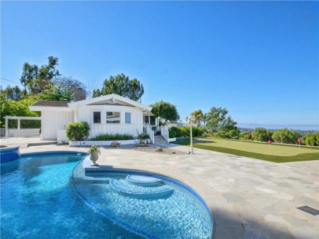 49 Saddleback, Rolling Hills, CA 90274