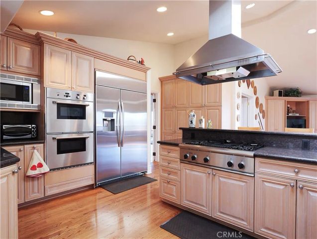 49 Saddleback, Rolling Hills, CA 90274