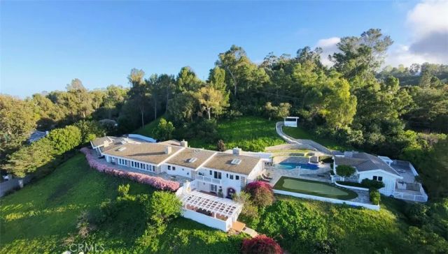 49 Saddleback, Rolling Hills, CA 90274