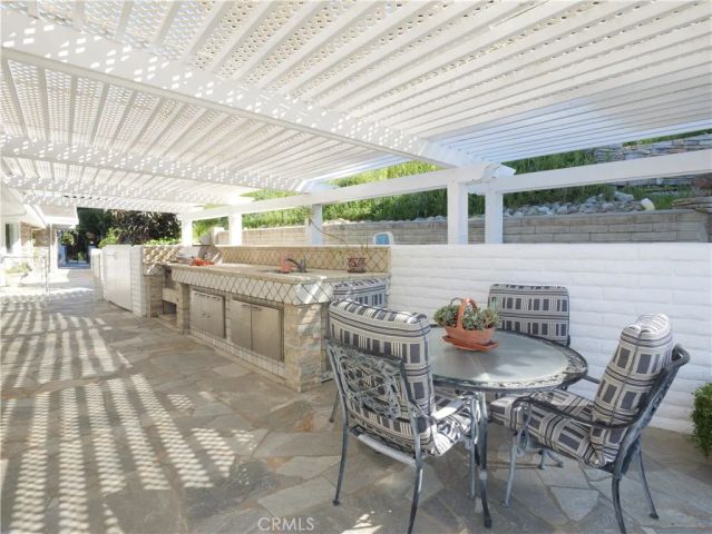 49 Saddleback, Rolling Hills, CA 90274