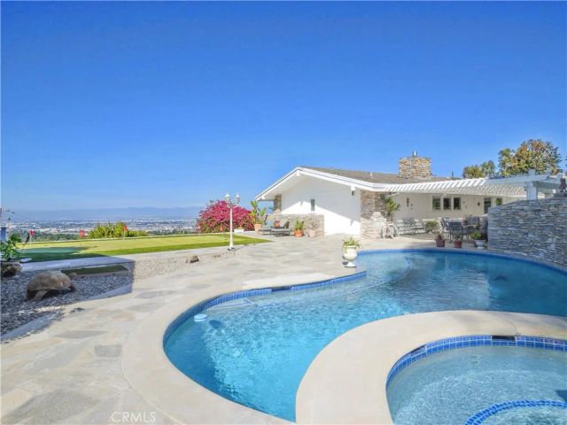 49 Saddleback, Rolling Hills, CA 90274