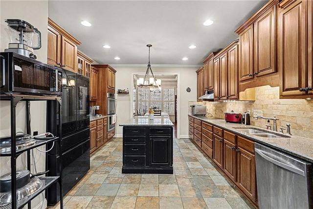 9369 Kraft Drive, Winston, GA 30187