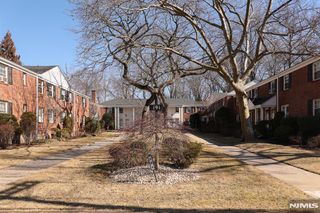 191 Knickerbocker Road 17, Englewood, NJ 07631