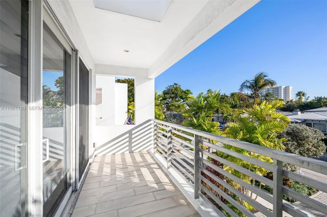 811 NE 17th Way, Fort Lauderdale, FL 33304