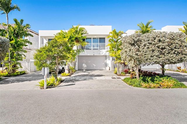 811 NE 17th Way, Fort Lauderdale, FL 33304