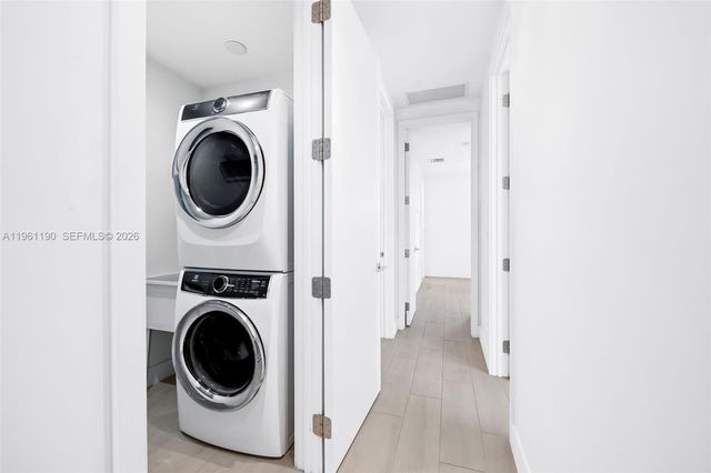 811 NE 17th Way, Fort Lauderdale, FL 33304