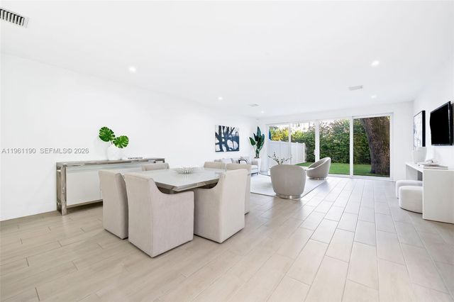 811 NE 17th Way, Fort Lauderdale, FL 33304