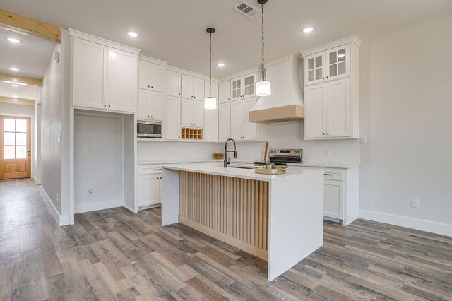 1406 Dorado Drive, Granbury, TX 76048