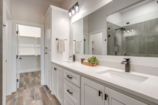 1406 Dorado Drive, Granbury, TX 76048