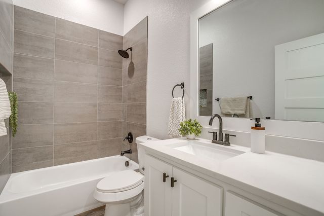 1406 Dorado Drive, Granbury, TX 76048