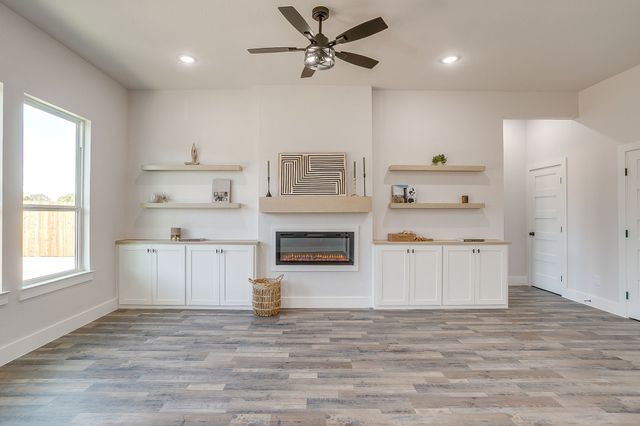 1406 Dorado Drive, Granbury, TX 76048