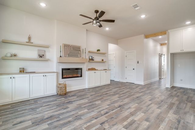 1406 Dorado Drive, Granbury, TX 76048