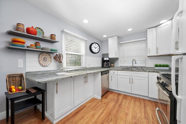 2623 W 96th Place, Evergreen Park, IL 60805