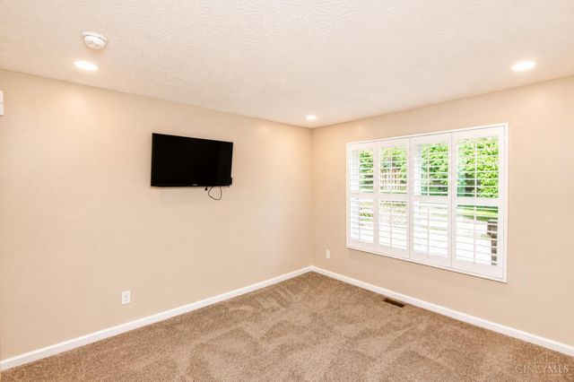 8 Belmont Lane, Monroe, OH 45050