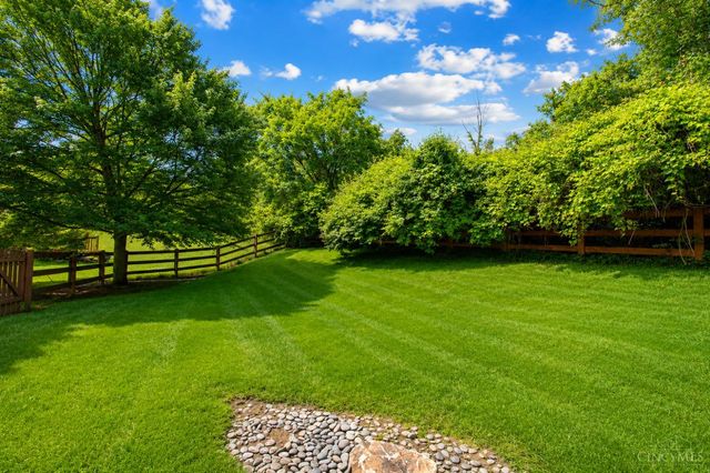 8 Belmont Lane, Monroe, OH 45050