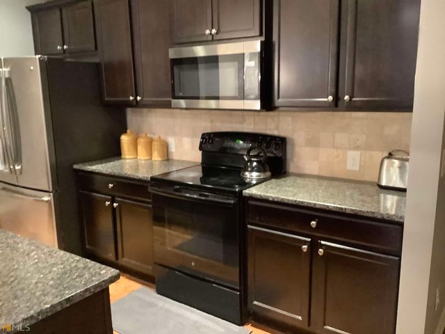 1519 Creek Bend Lane, Lawrenceville, GA 30043