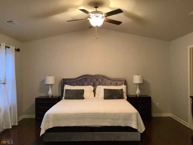 1519 Creek Bend Lane, Lawrenceville, GA 30043